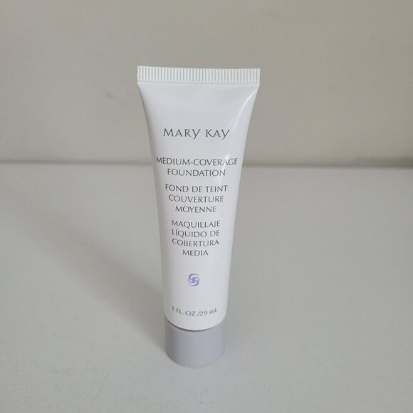 Mary Kay Medium Coverage Foundation Beige 302 Normal to Oily Skin 1 oz Gray Cap - Picture 2 of 5